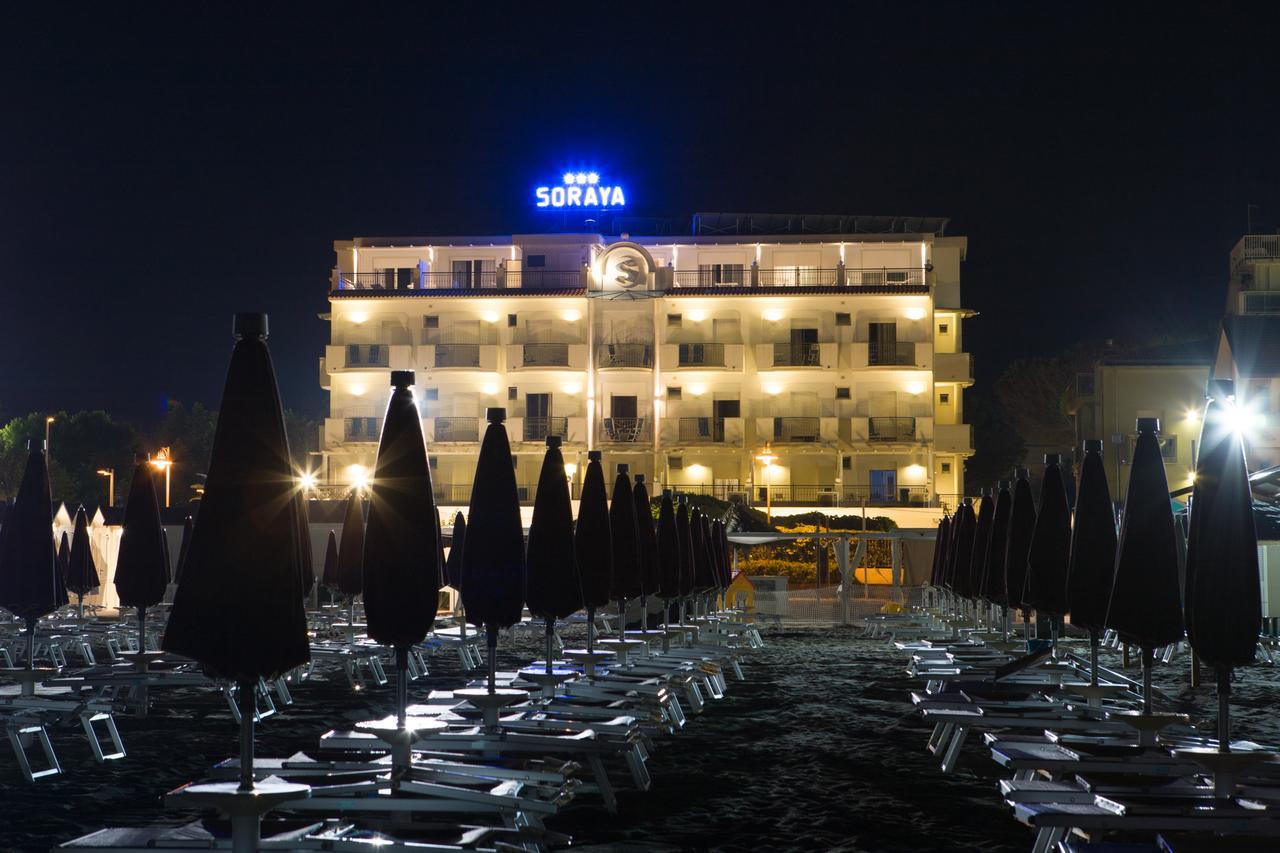 Hotel Soraya - Spiaggia Sawasdee 리치오네 외부 사진